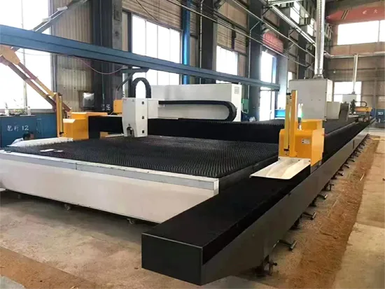 La découpeuse industrielle de laser de commande numérique par ordinateur du portique 30000W utilisant la coupe d'air économise le coût